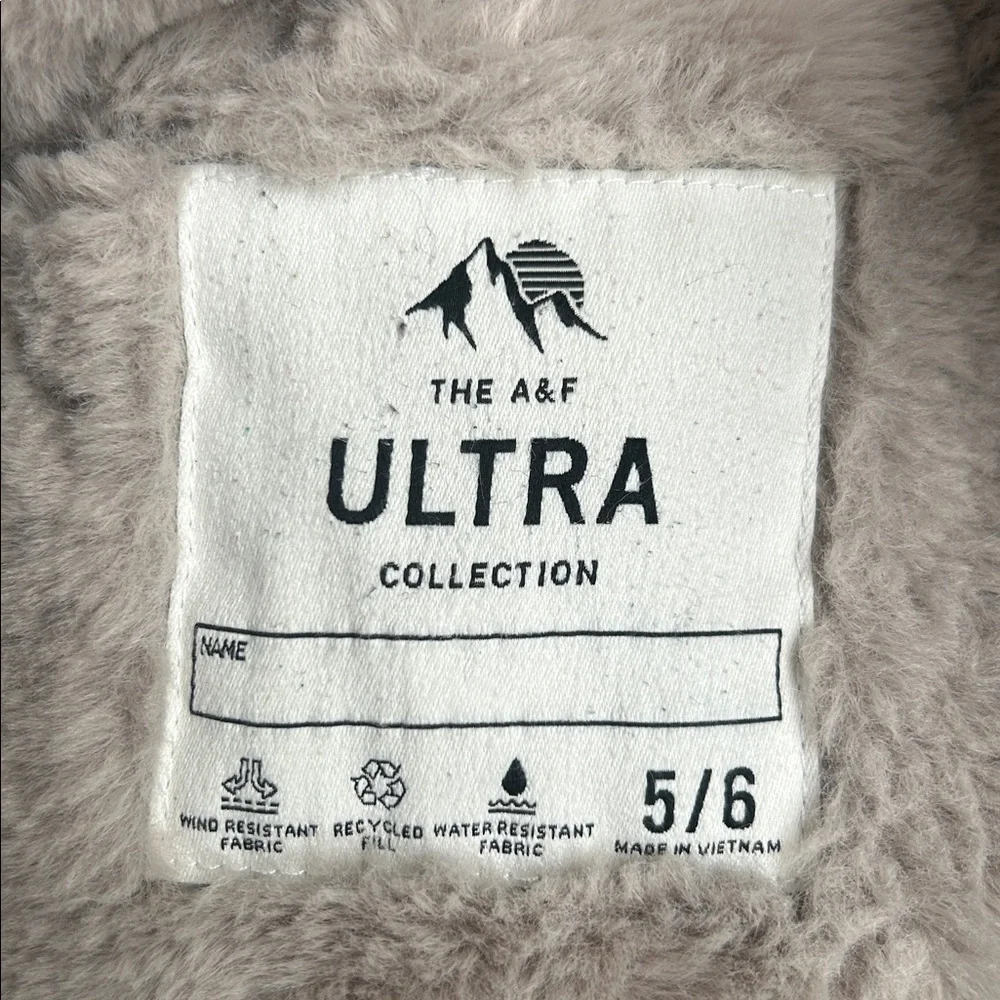 Abercrombie Ultra Collection Navy Blue Puffer Parka with Hood, Size 5/6